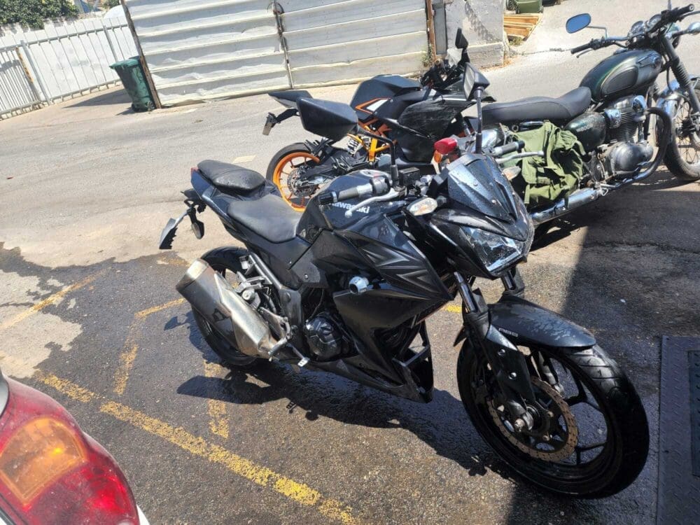 חלקים ל קוואסאקי z300