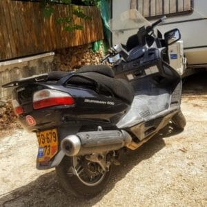 סוזוקי בורגמן 650