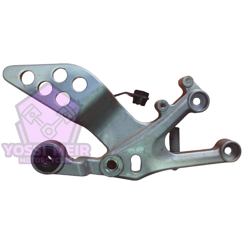 תושבת רגלית רוכב שמאל ימאהה YZF125R 2018